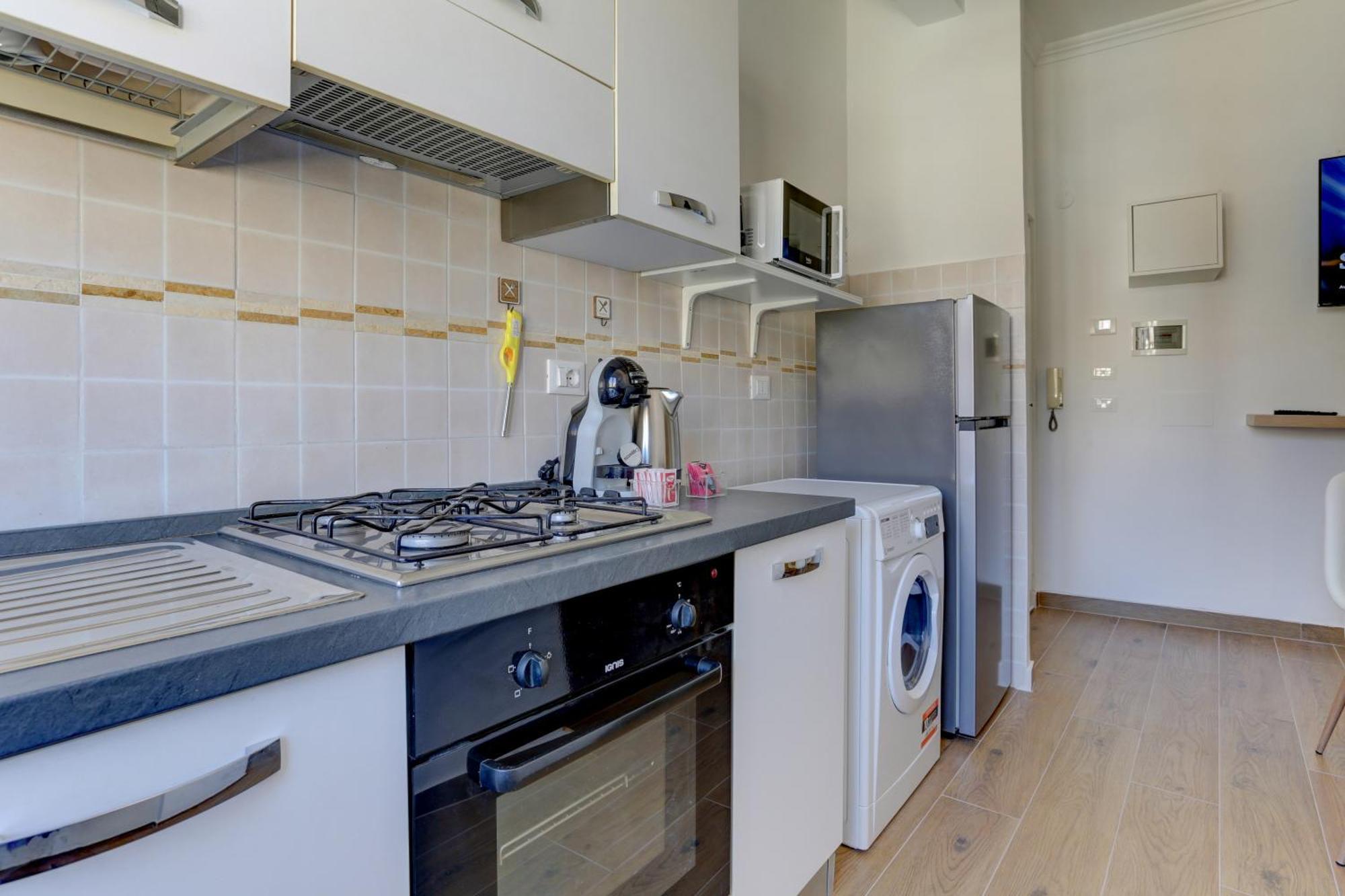Apartment Furio Camillo - Metro A - Netflix *