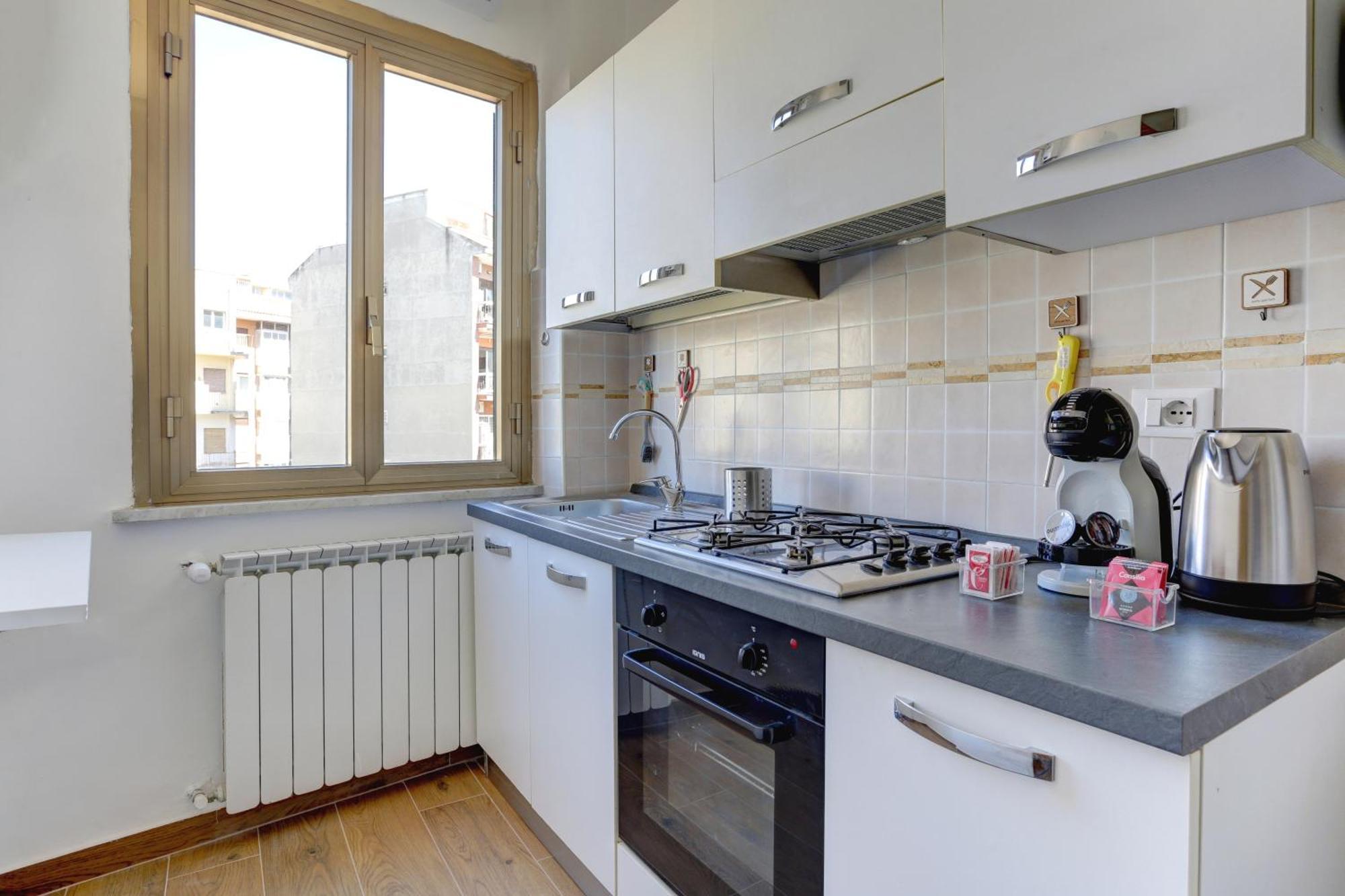 Furio Camillo - Metro A - Netflix Apartment Rom